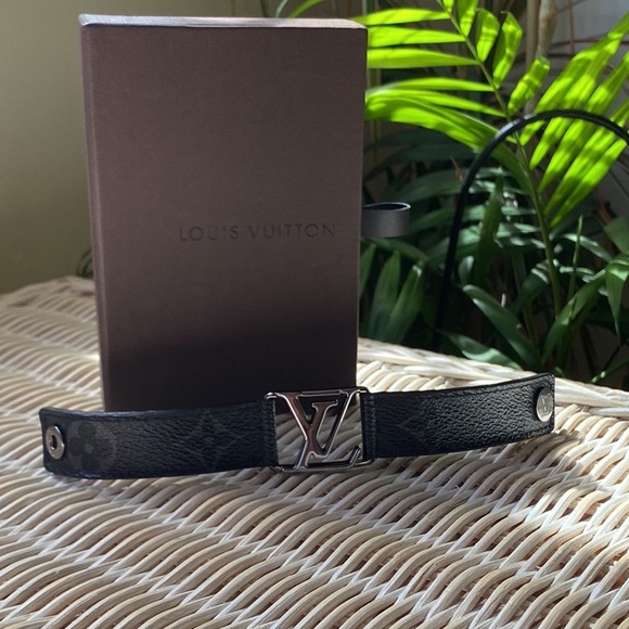 π¦ Louis Vuitton Monogram Eclipse Bracelet - Picture 5 of 14